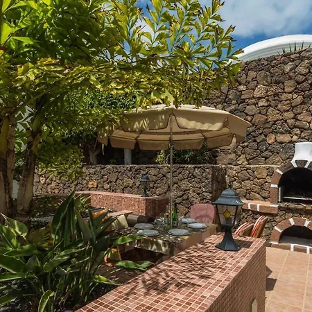 فندق Lorna With Air Conditioning Hot Tub And Games بويرتو ذيل كارمين