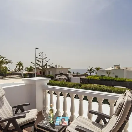 Lorna With Air Conditioning Hot Tub And Games Hotel 4*