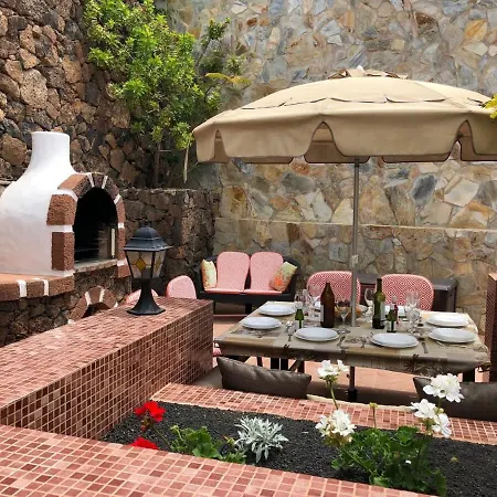 Hotel Lorna With Air Conditioning Hot Tub And Games